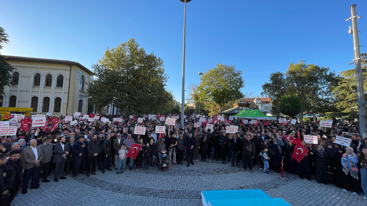 İzmirliler LGBT dayatmasına dur diyecek!