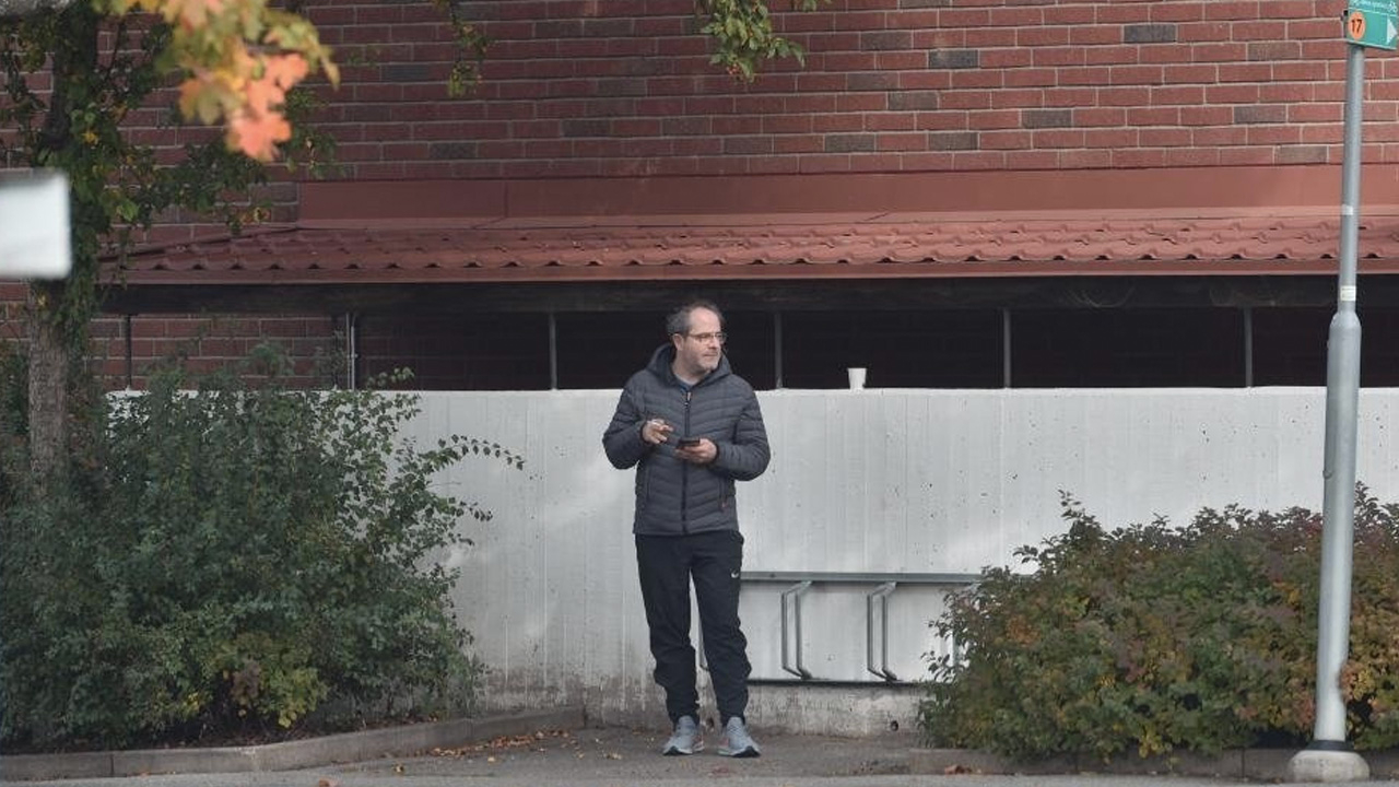FETÖ firarisi Levent Kenez İsveç'te böyle görüntülendi