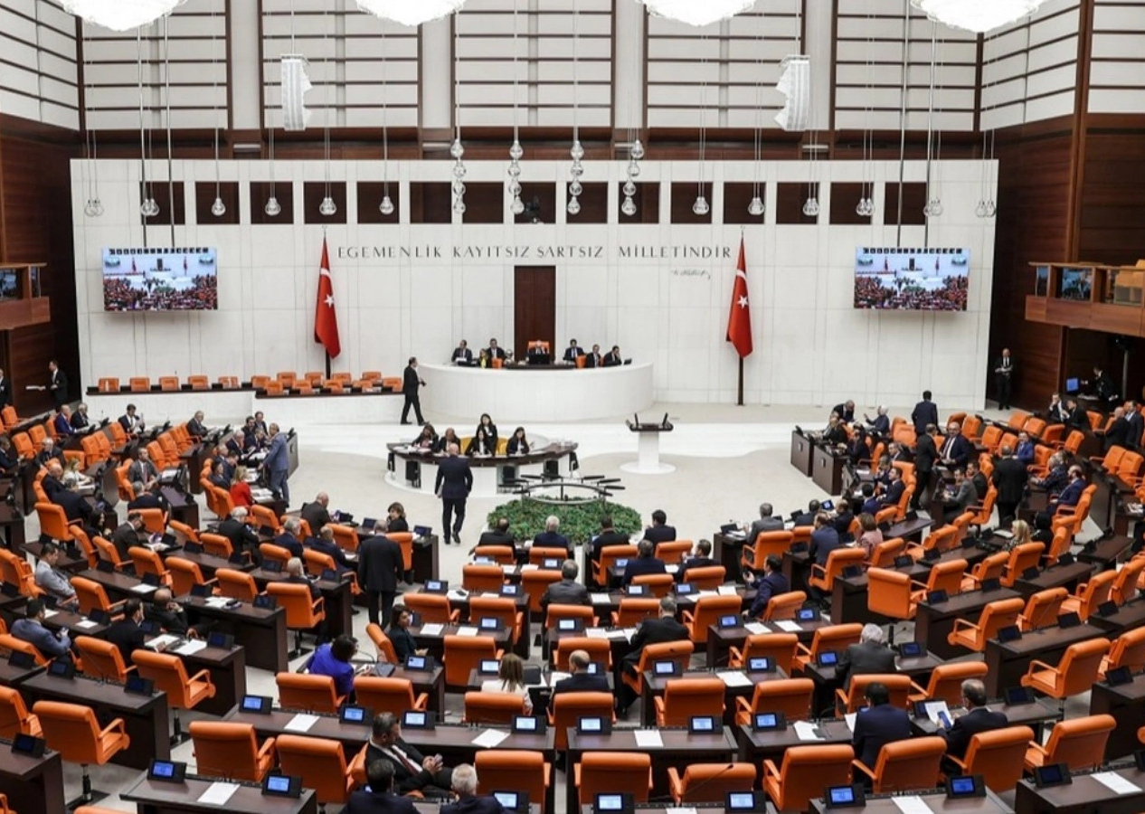 AK Parti Anayasa değişiklik teklifi için CHP'yi ziyaret etti!