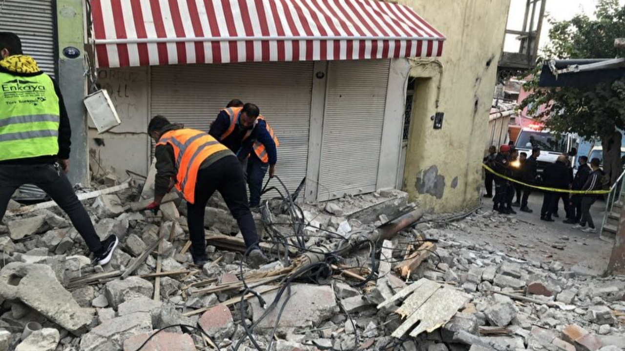İzmir depreminden acı haber: Kalp krizi geçiren bir kişi hayatını kaybetti!