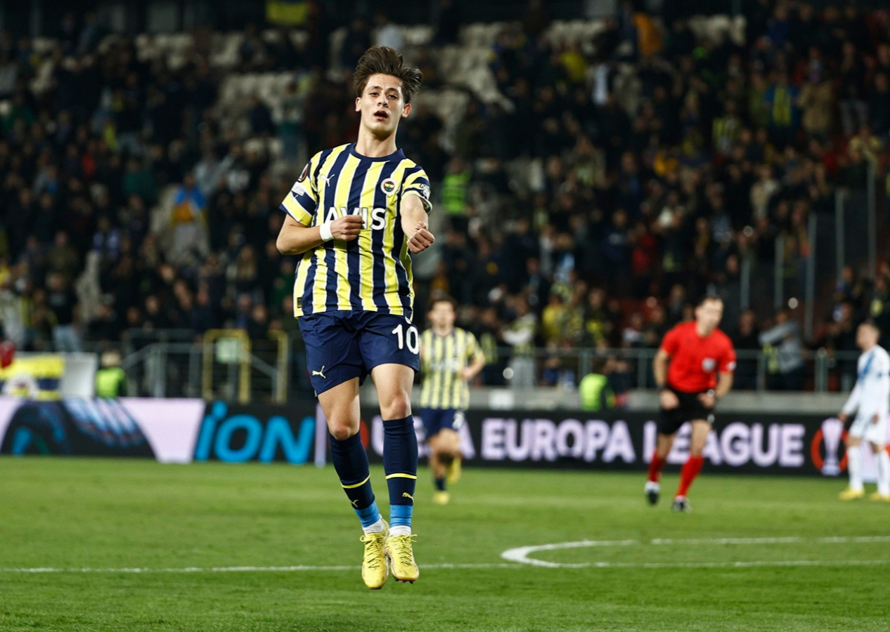 Fenerbahçe rakiplerini devirerek kasasını doldurdu