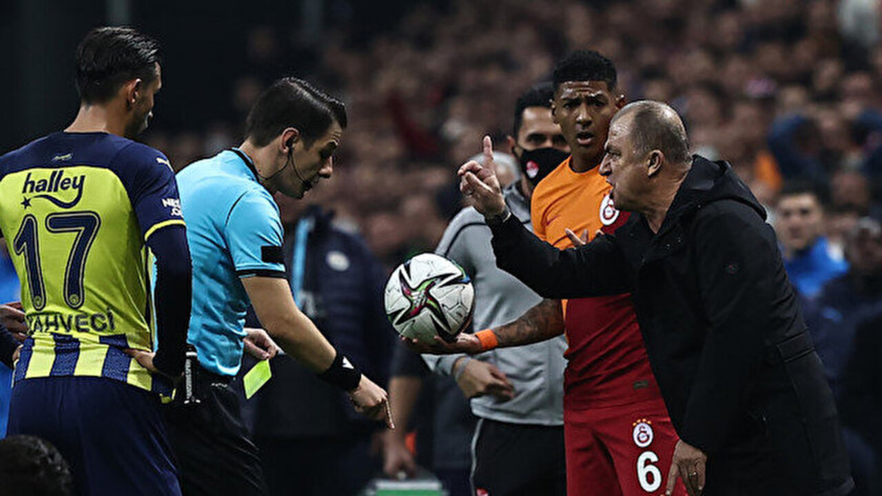 Derbinin hakemi açıklandı ortalık karıştı! Galatasaraylı taraftarlardan Halil Umut Meler'e sert tepki...