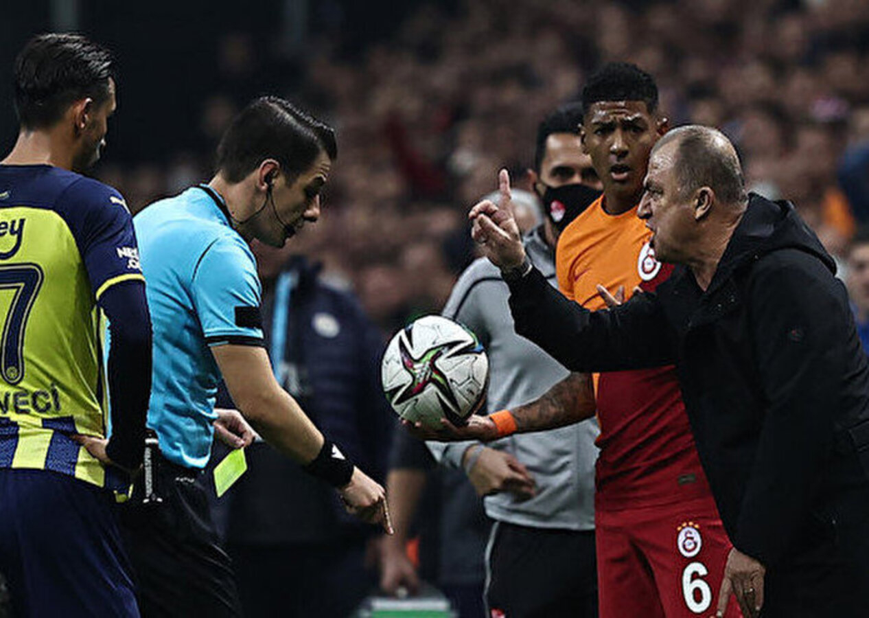 Derbinin hakemi açıklandı ortalık karıştı! Galatasaraylı taraftarlardan Halil Umut Meler'e sert tepki...