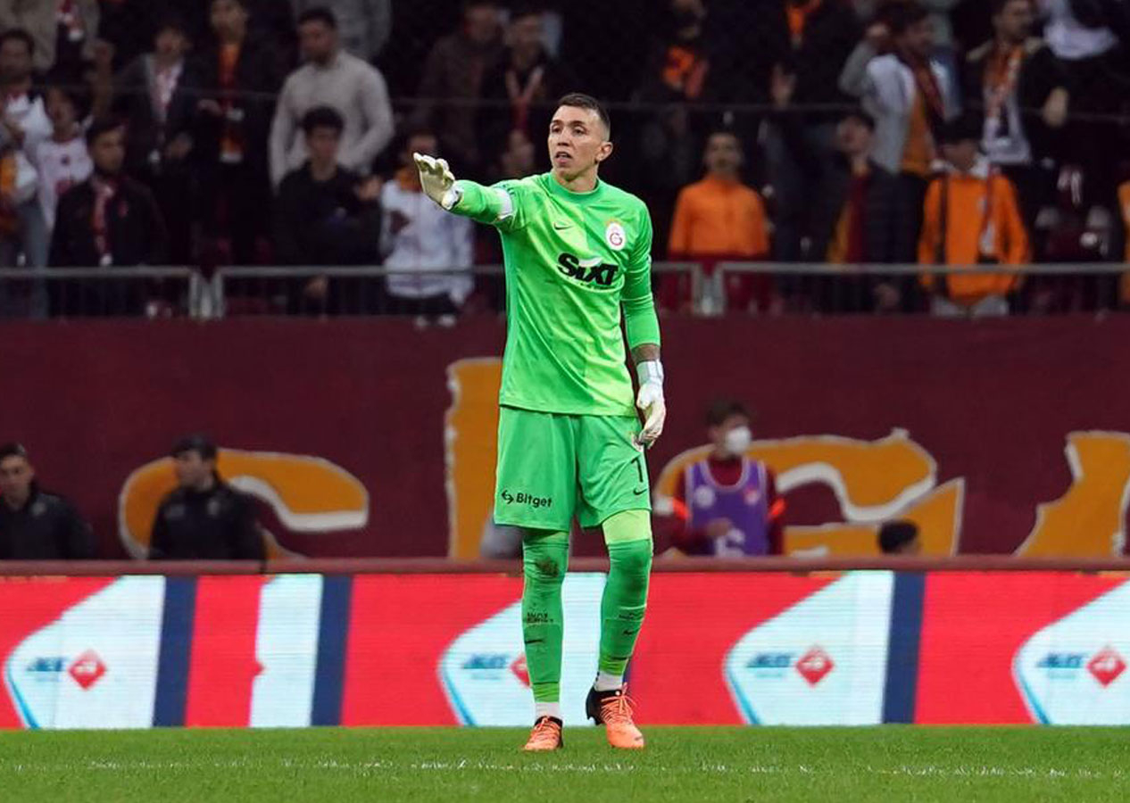 Muslera'nın Beşiktaş derbisi karnesi