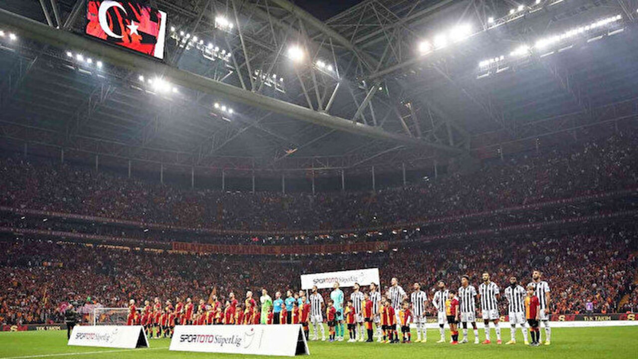 Dev derbide Jorge Jesus sürprizi! Portekizli teknik adam karşılaşmayı yerinde izliyor...