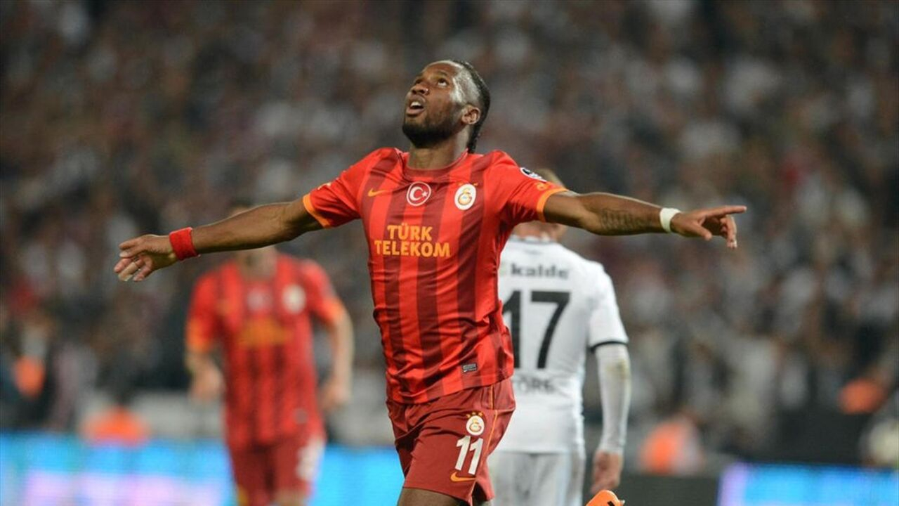Derbide bir ilk! Drogba'dan sonra o başardı...