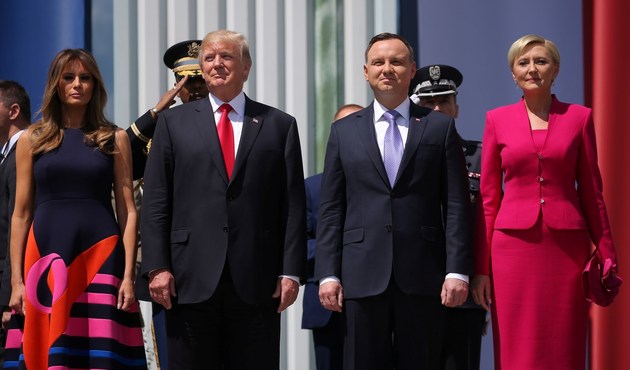Bu kez Trump'un eli havada kaldı/Video...