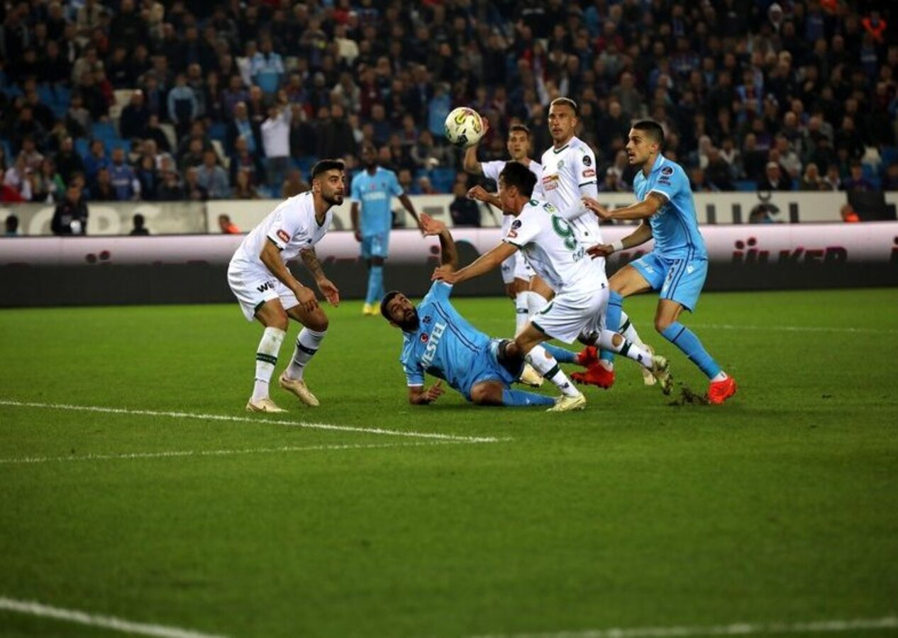 Trabzonspor'un penaltısı 87. dakikada VAR'a takıldı!