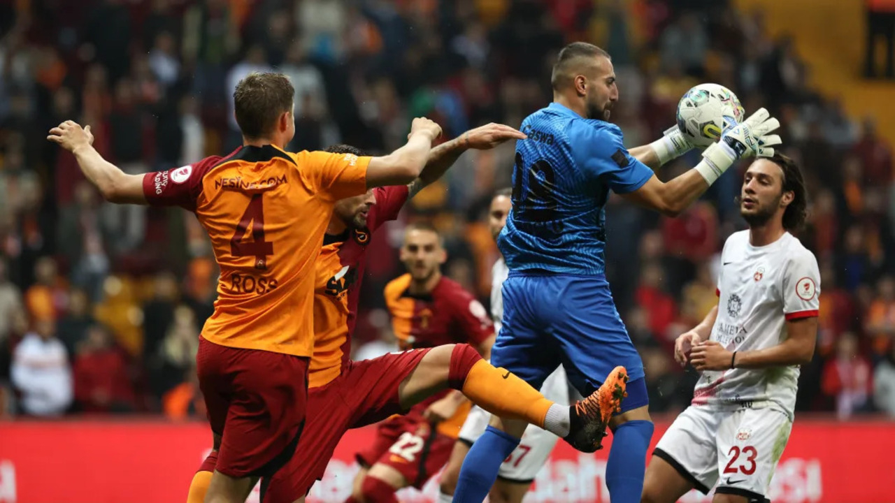 Galatasaray'a Ofspor maçında şok! Mathias Ross sakatlanarak oyuna devam edemedi...
