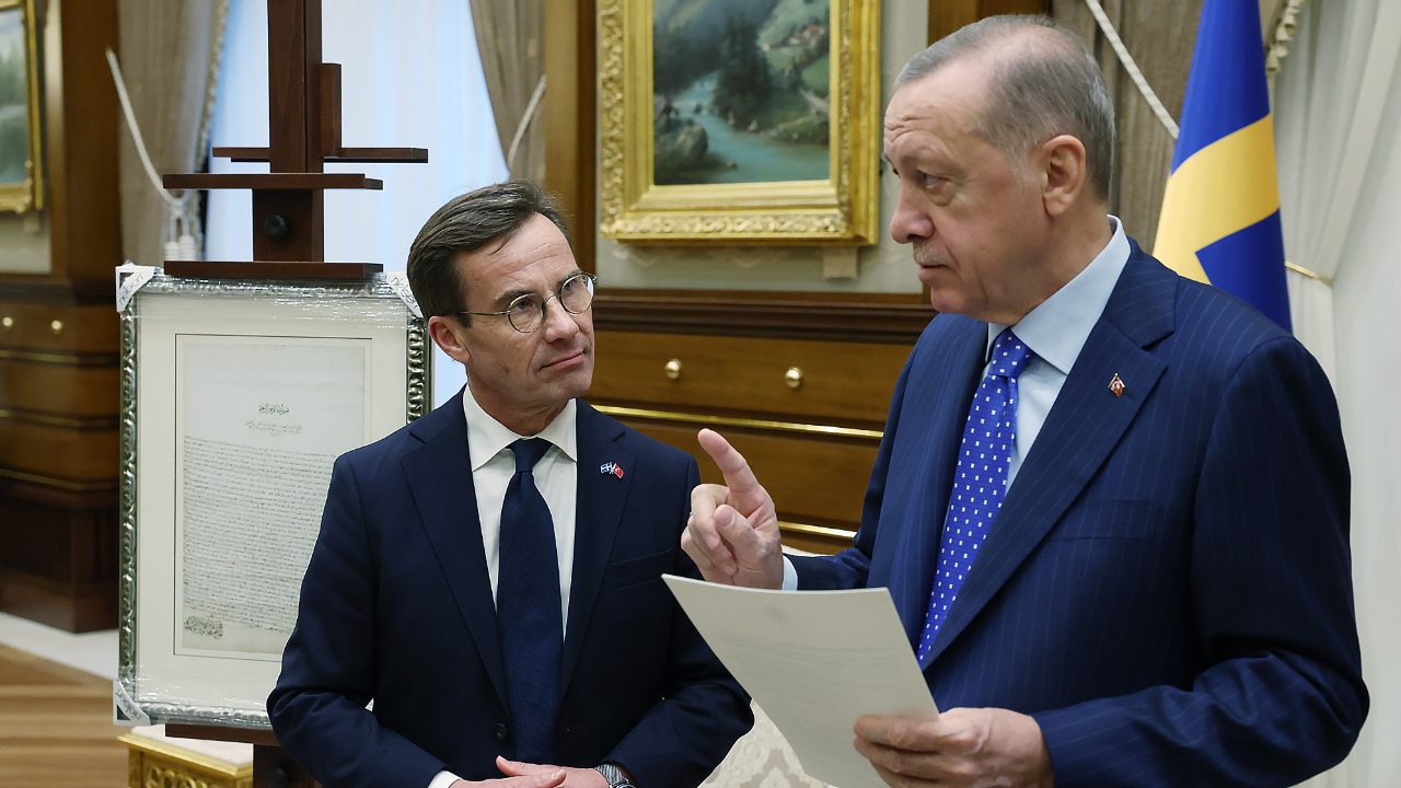 Karşılıklı manidar hediyeleşme