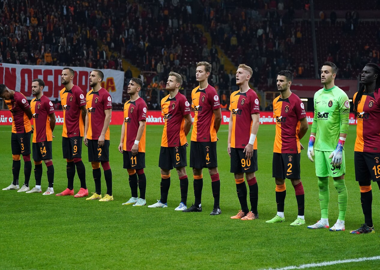 Okan Buruk'tan kupa rotasyonu! Galatasaray 11'ini tamamen değişti...