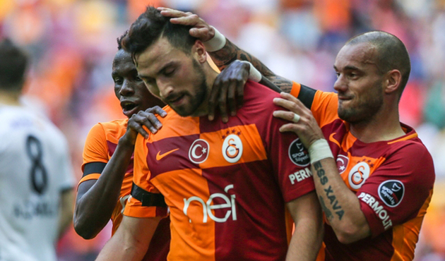 Galatasaray'ın yıldızına Benfica talip oldu...