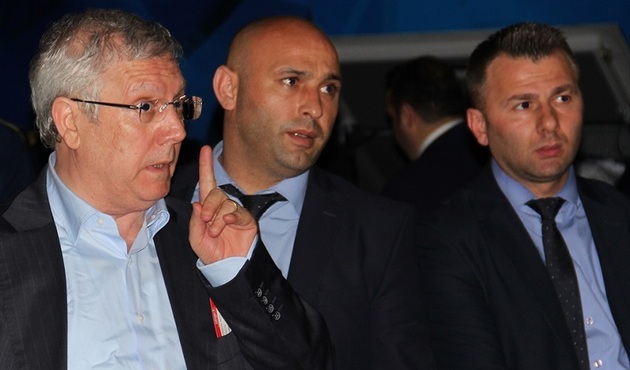 Aziz Yıldırım'ın tatili başlamadan bitti! Yunan polisine rest çekti, geri döndü...