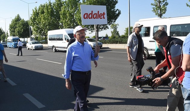 Perinçek:FETÖ'cüler için yürüdüğünü dünyaya ilan etmiştir...