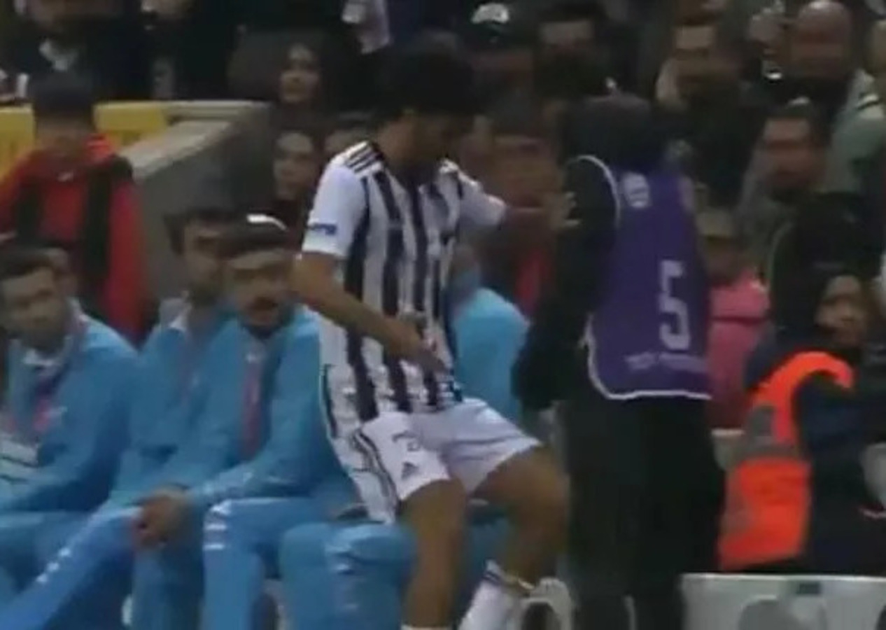 Futbol tarihinde bir ilk! PFDK derbideki top toplayıcı için kararını açıkladı...