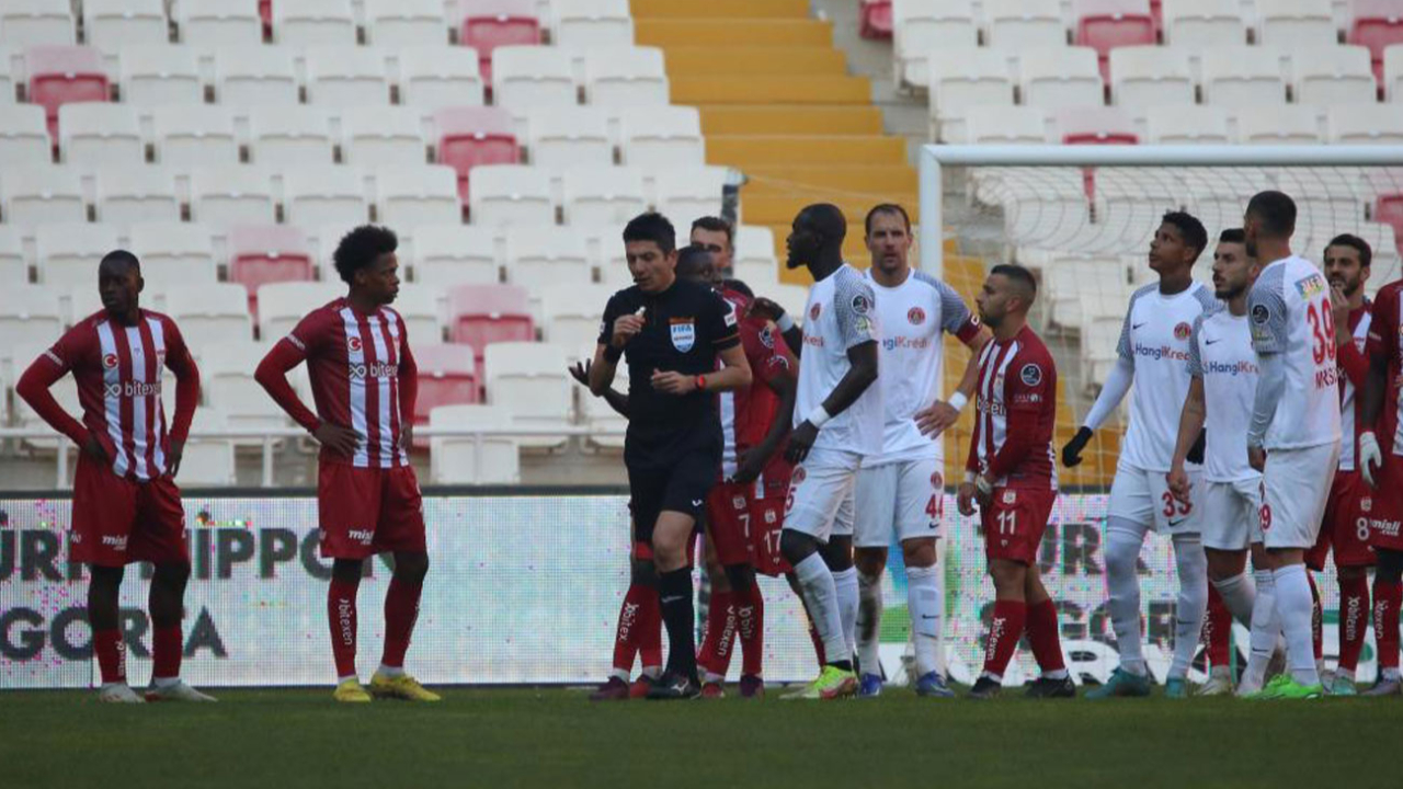 Sivasspor 2-2 Ümraniyespor | Maç sonucu...