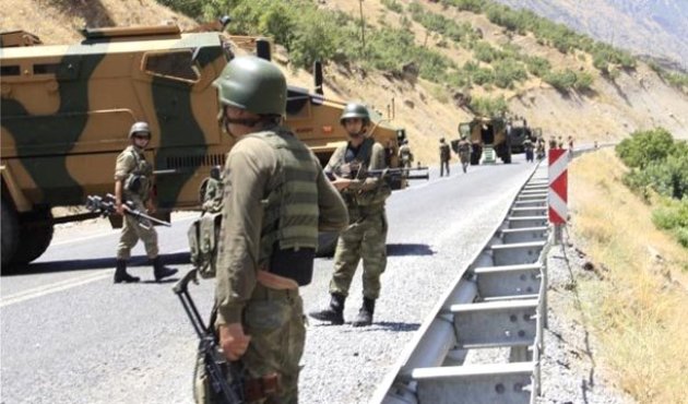 Pülümür’de sivil aracın geçişi sırasında patlama: 1 yaralı