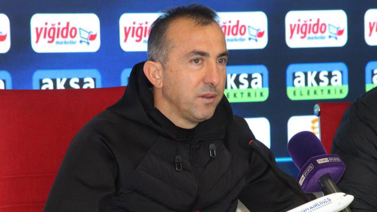 Recep Uçar oyuncularını kutladı