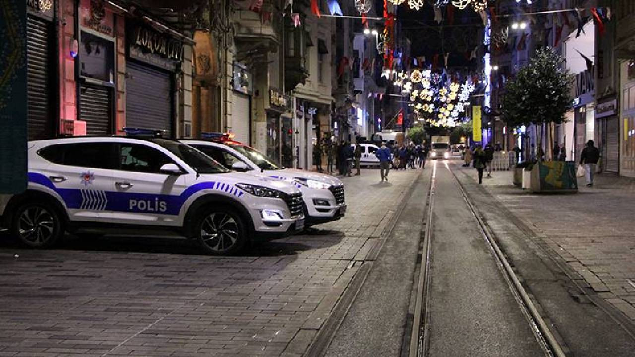 İstiklal Caddesi’ndeki beton saksılar ve banklar söküldü