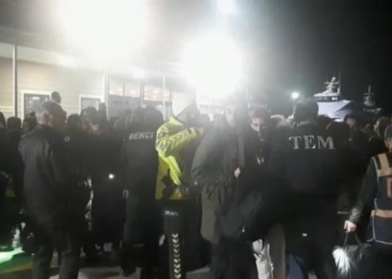 'Deniz otobüslerinde bomba var' ihbarı! Vali Canbolat'tan açıklama