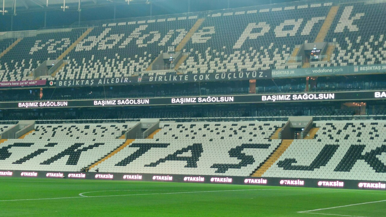 Vodafone Park'tan Taksim'e taziye mesajı: Başımız sağ olsun