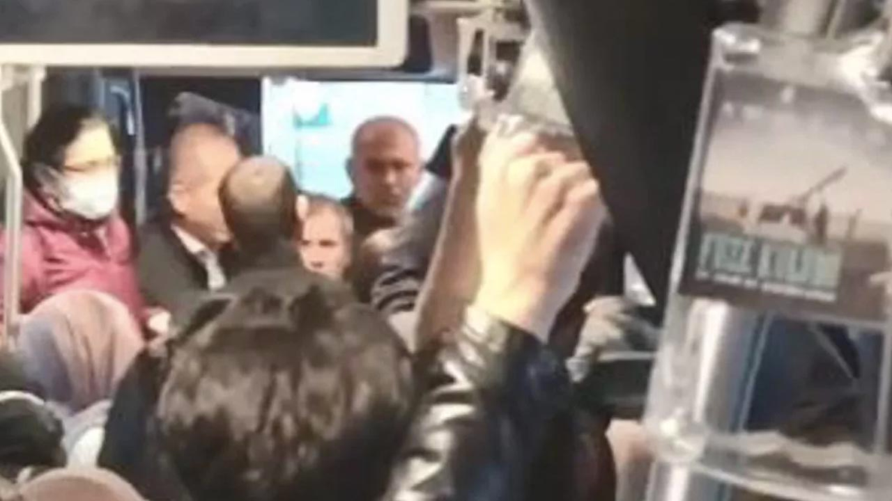 Metrobüsteki iğrenç tacizi engelleyen adam o anları anlattı