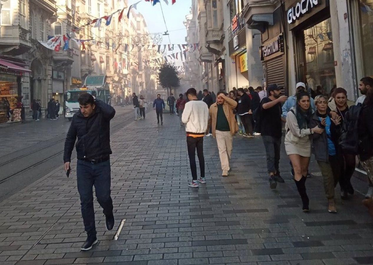 İstiklal Caddesi'nde patlama: Çok sayıda ekip sevk edildi