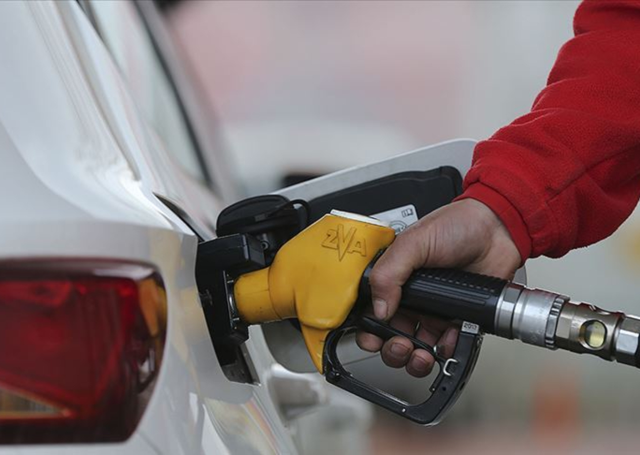 Benzine 1 lira 31 kuruş zam geldi
