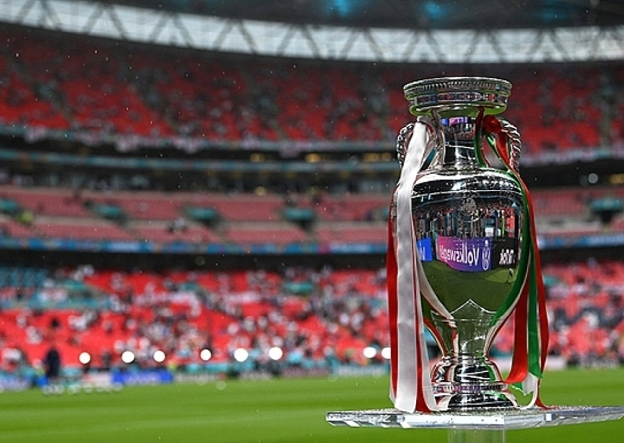 Türkiye'den iki dev organizasyona resmi başvuru! UEFA'ya adaylık dosyasını teslim edildi