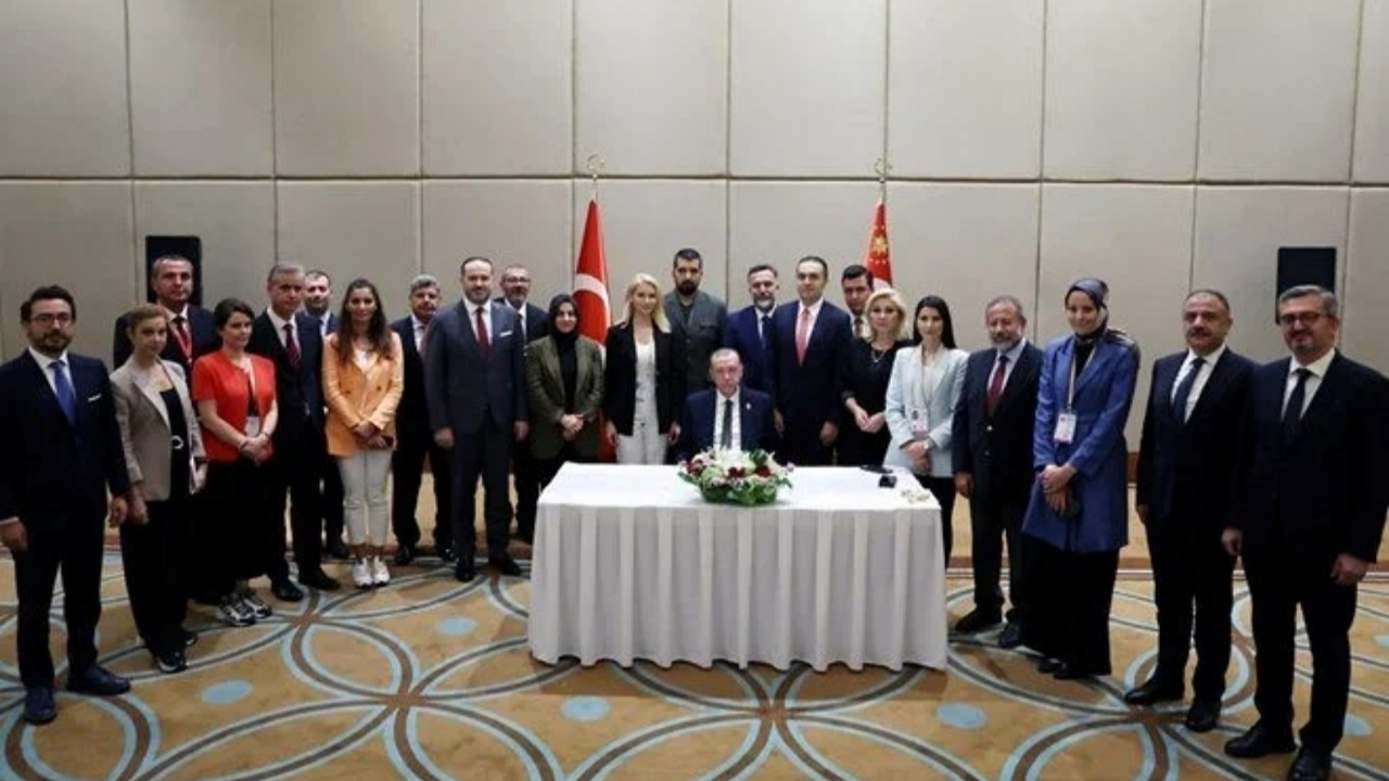 Cumhurbaşkanı Erdoğan'dan İYİ Parti'ye dikkat çeken çağrı: Masayı terk ederek konumunu gözden geçirmeli!