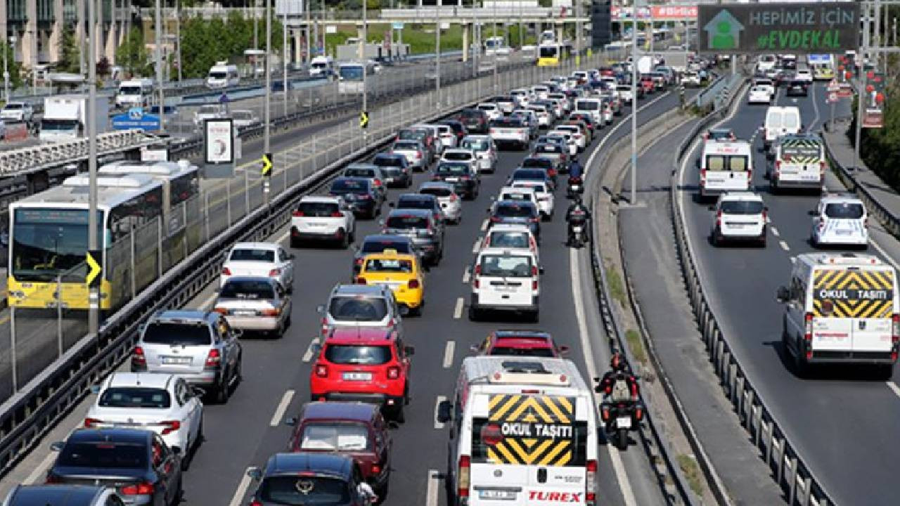 Trafiğe çıkacaklar dikkat! İstanbul'da yağmur etkisi