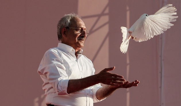 Herkes içten içe bu soruyu soruyor... Yanıtı Oray Eğin verdi