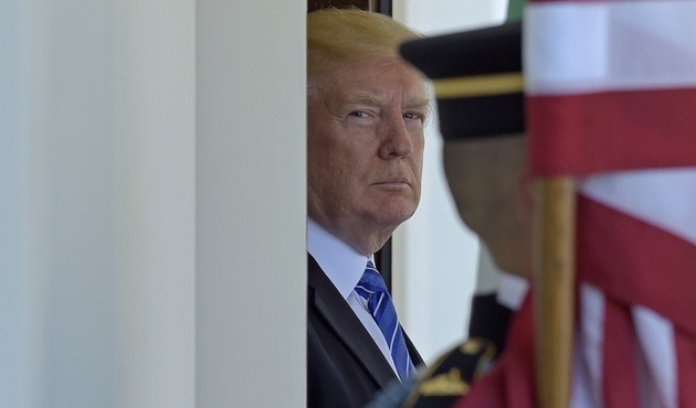 Trump'a bir darbe daha! ABD Başkanı'nın oğlu seçim öncesi bir Rusla görüştüğünü kabul etti