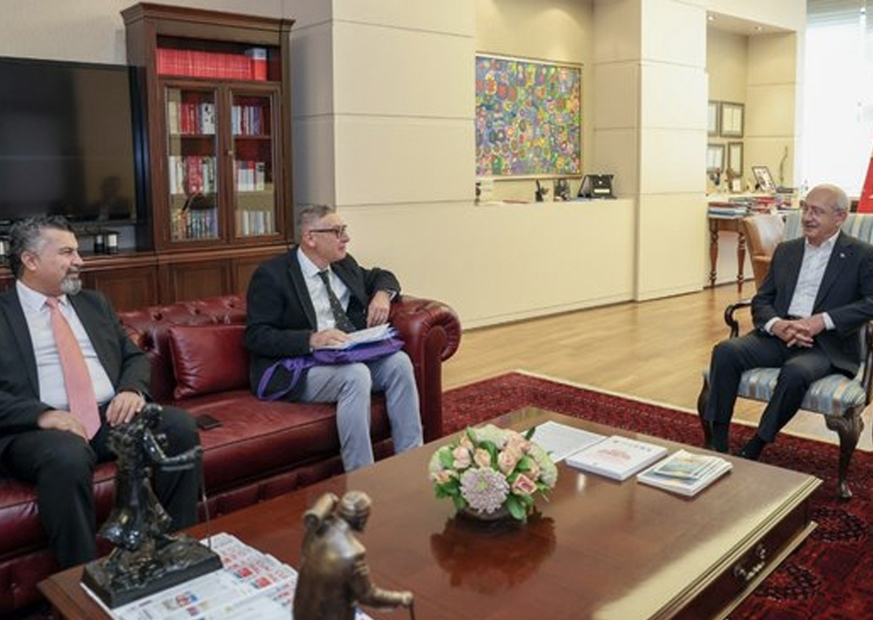 CHP lideri TSK'yı hedef alan TTB'nin heyetini makamında ağırladı