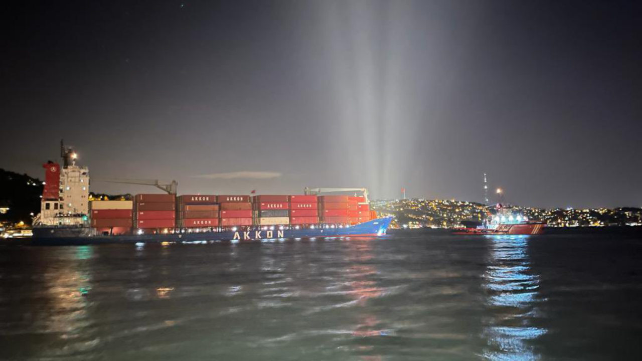 Kandilli önlerinde 147 metre uzunluğundaki gemi arıza yaptı