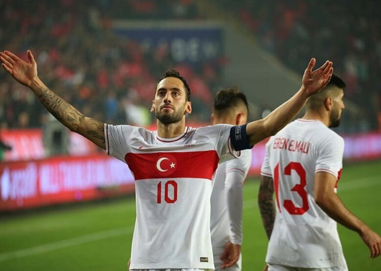 Hakan Çalhanoğlu Çekya galibiyeti sonrası konuştu: Kaleciyi kilitledim...