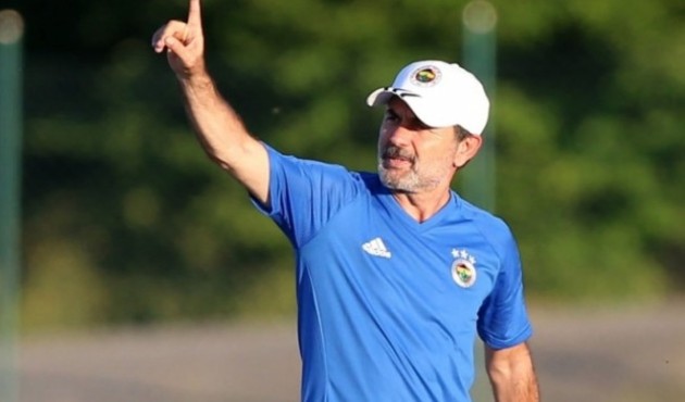 Aykut Kocaman neşteri vuruyor!