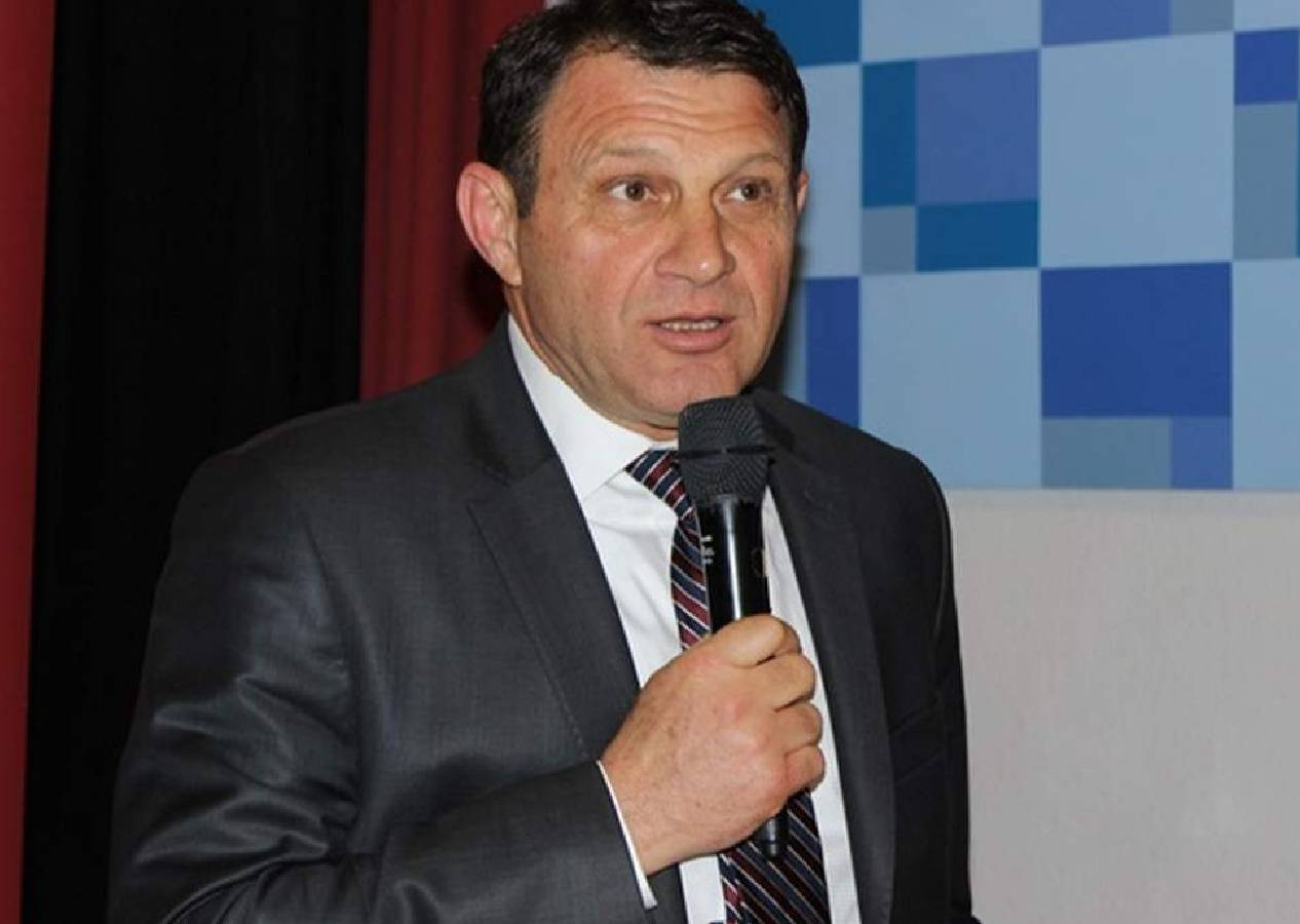 Demirtaş’ı övdü hükümeti hedef aldı!