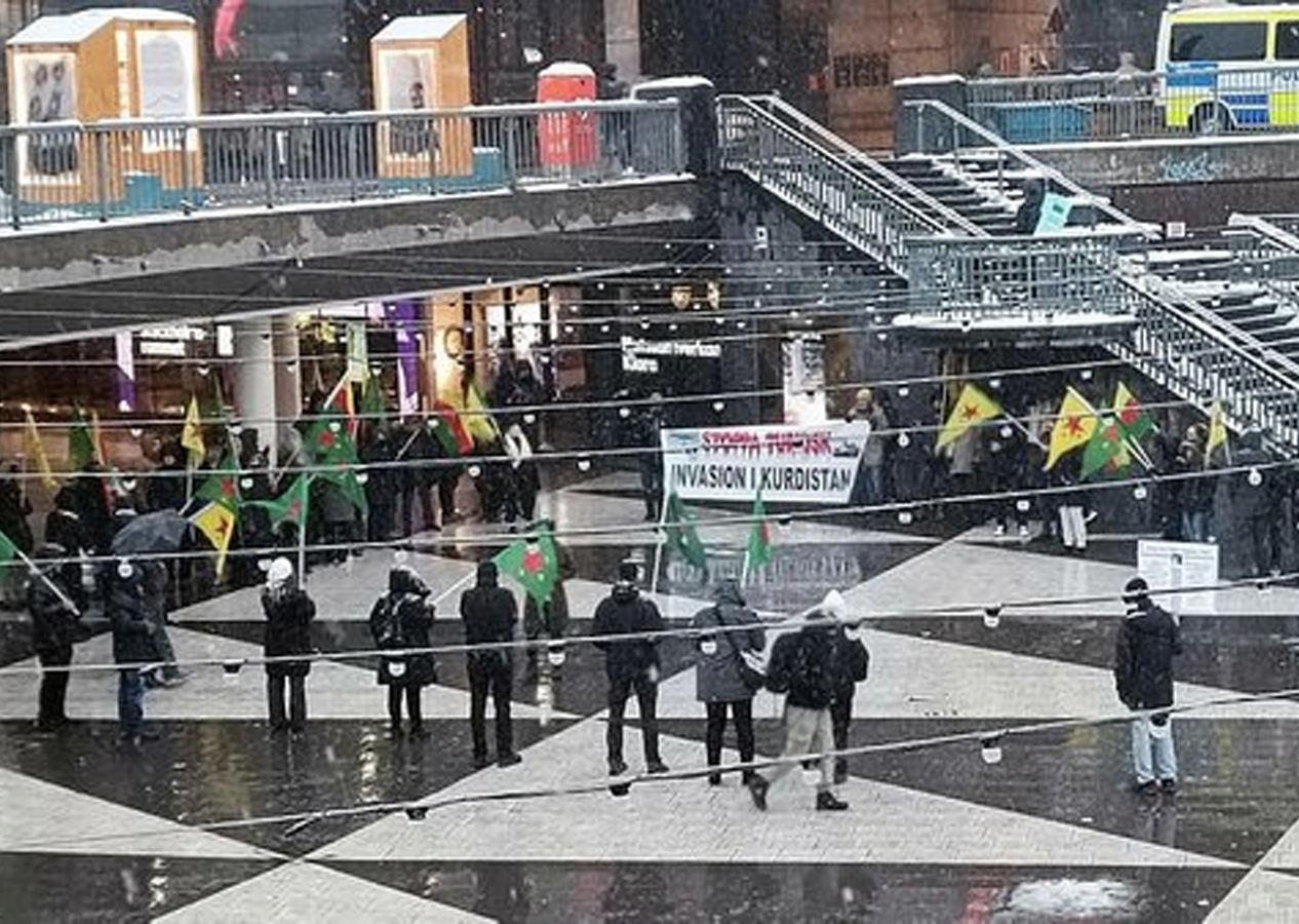 Terör yanlıları İsveç'te sokağa çıktı: Kaçacak delik arıyorlar!