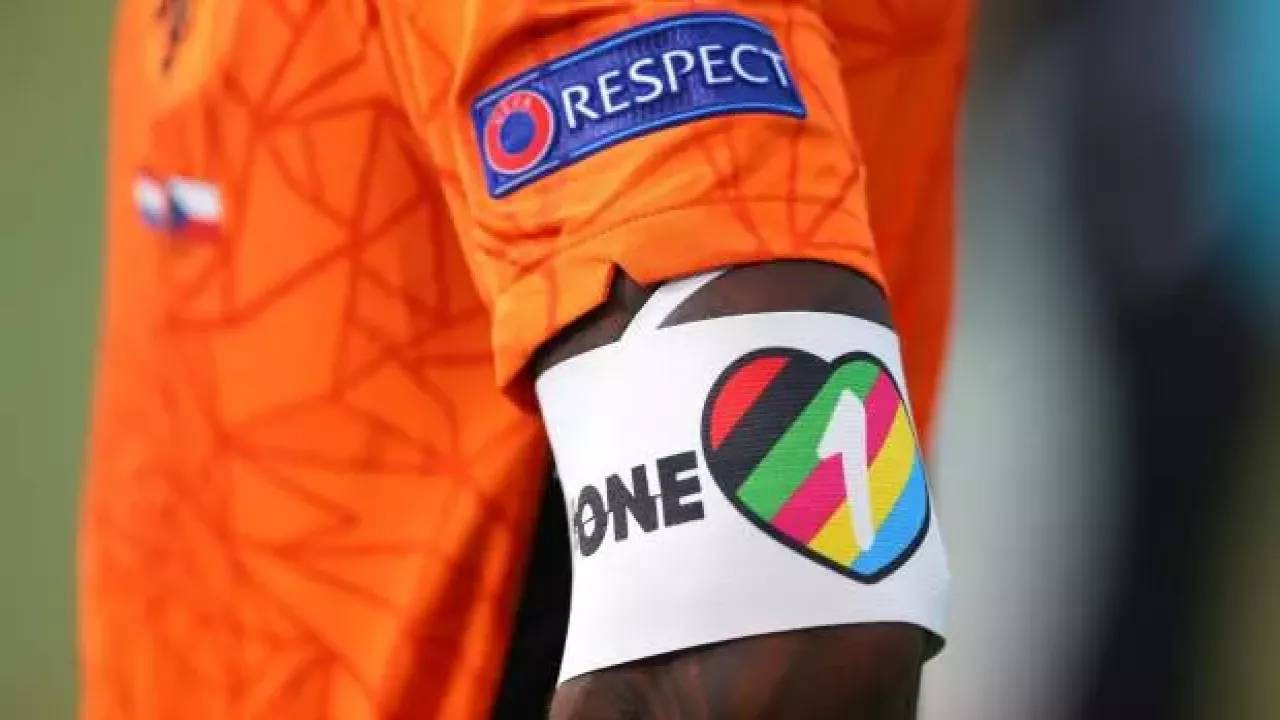 FIFA, LGBT destekçisi ülkelere geri adım attırdı