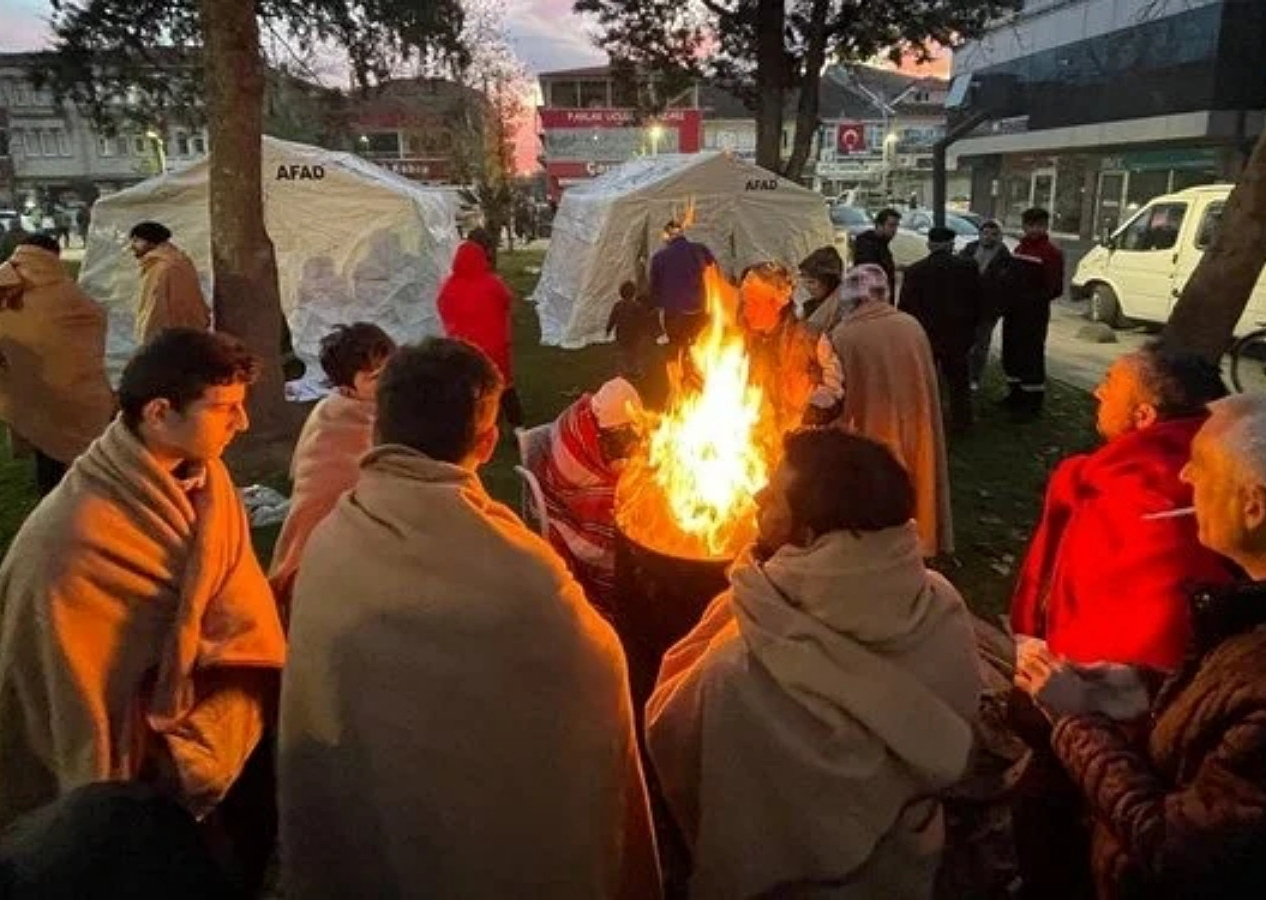 Düzce'de 5,9'luk deprem! AFAD son durumu açıkladı: Yaralı sayısı 46'ya çıktı!