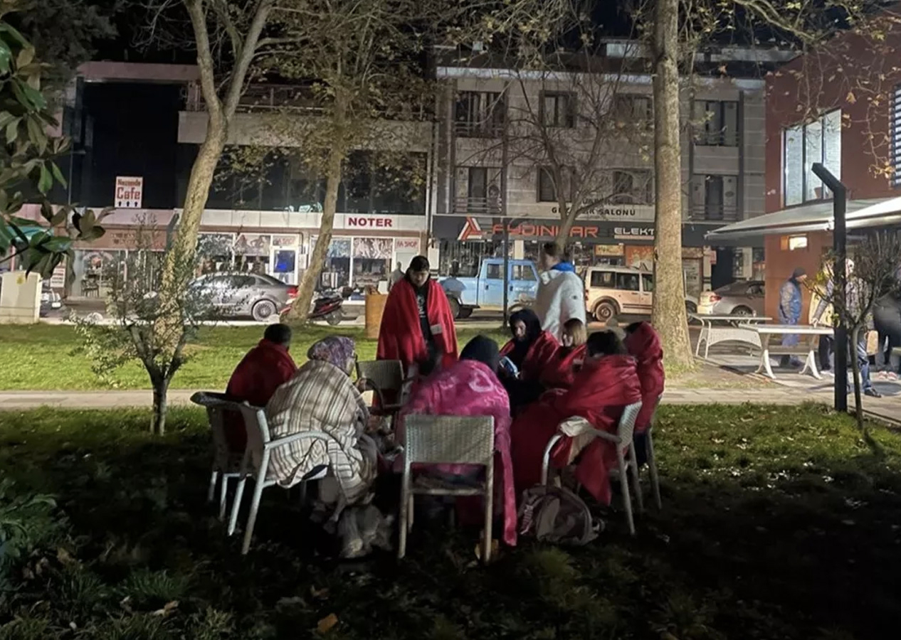 Google herkesi şaşkına çevirdi: Düzce'deki depremden İngiltere'nin etkilendiğini iddia etti