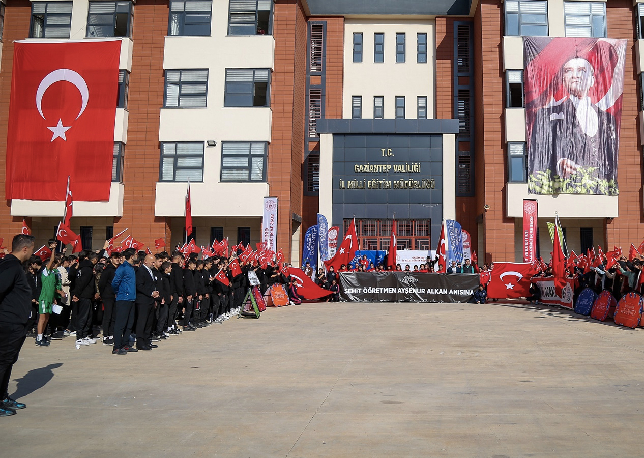 Bugün Öğretmenler Günü... Teröristlerin şehit ettiği öğretmenler unutulmadı