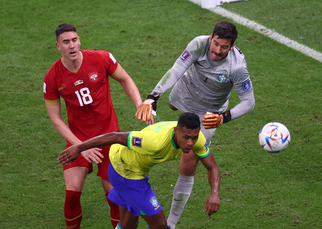 Alison Becker’in neden bıyık bıraktığı belli oldu