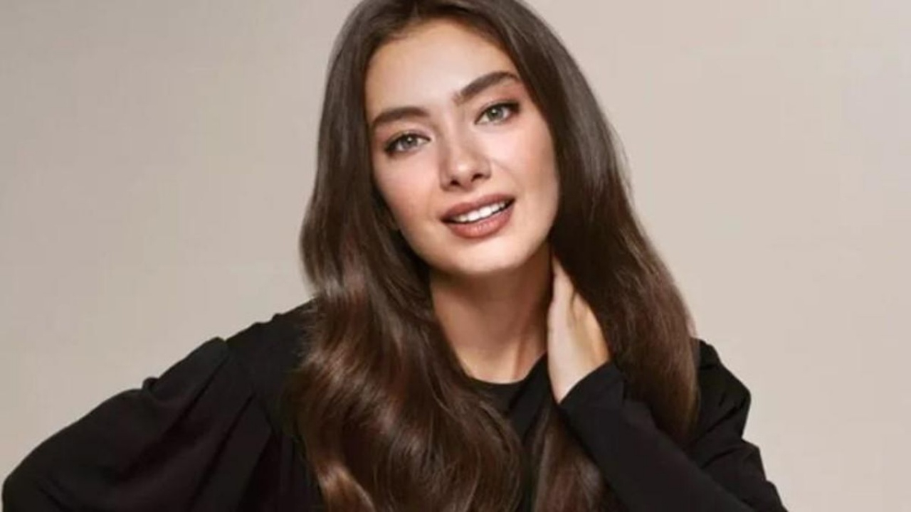 Neslihan Atagül ve Alp Navruz Poz Verdi, Seyirciden Yorum Gecikmedi