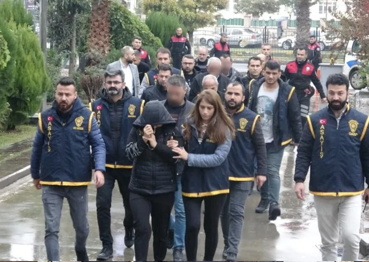 19 yıllık cinayetin ardındaki korkunç sır perdesi aralandı: Öz annesi ve babası öldürdü