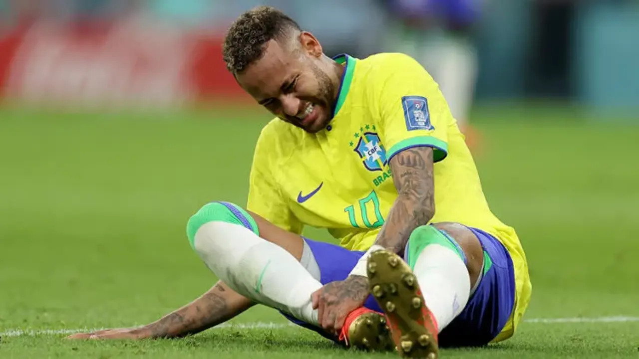 İsviçre ile karşılaşacak Brezilya'ya Neymar'dan kötü haber!