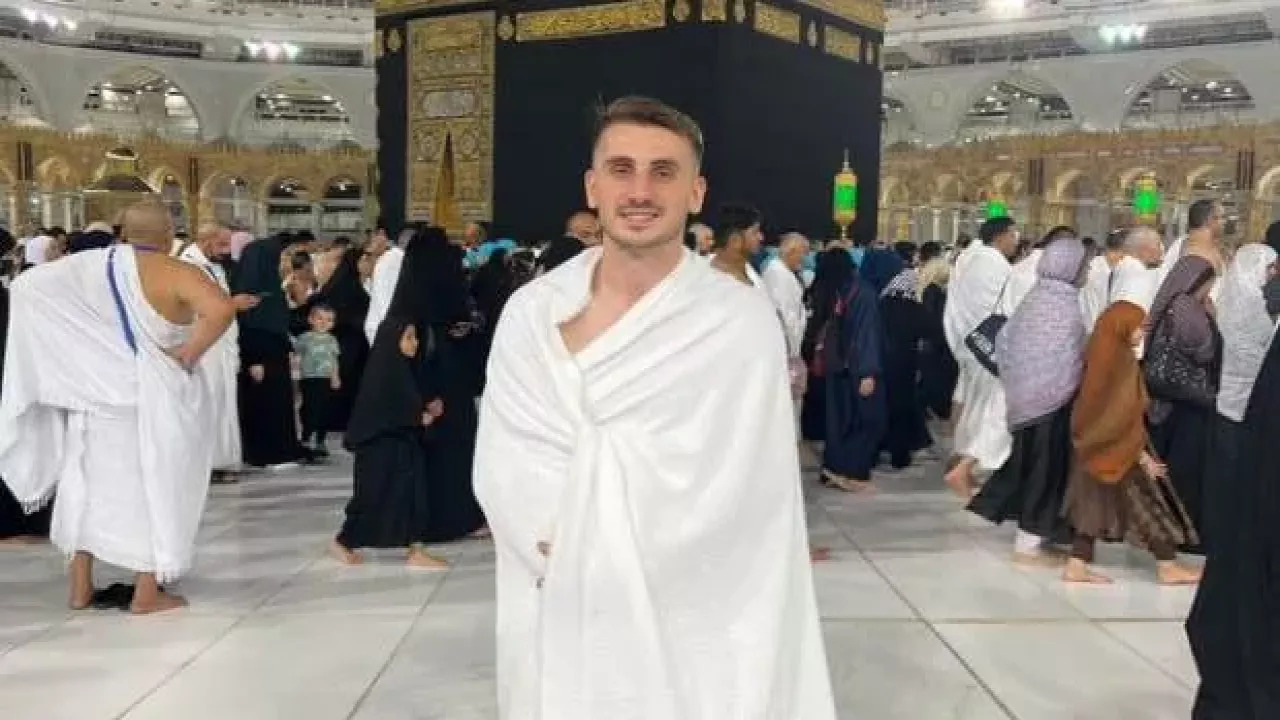 Galatasaray'ın yıldız oyuncusundan umre paylaşımı: Şükür kavuşturana