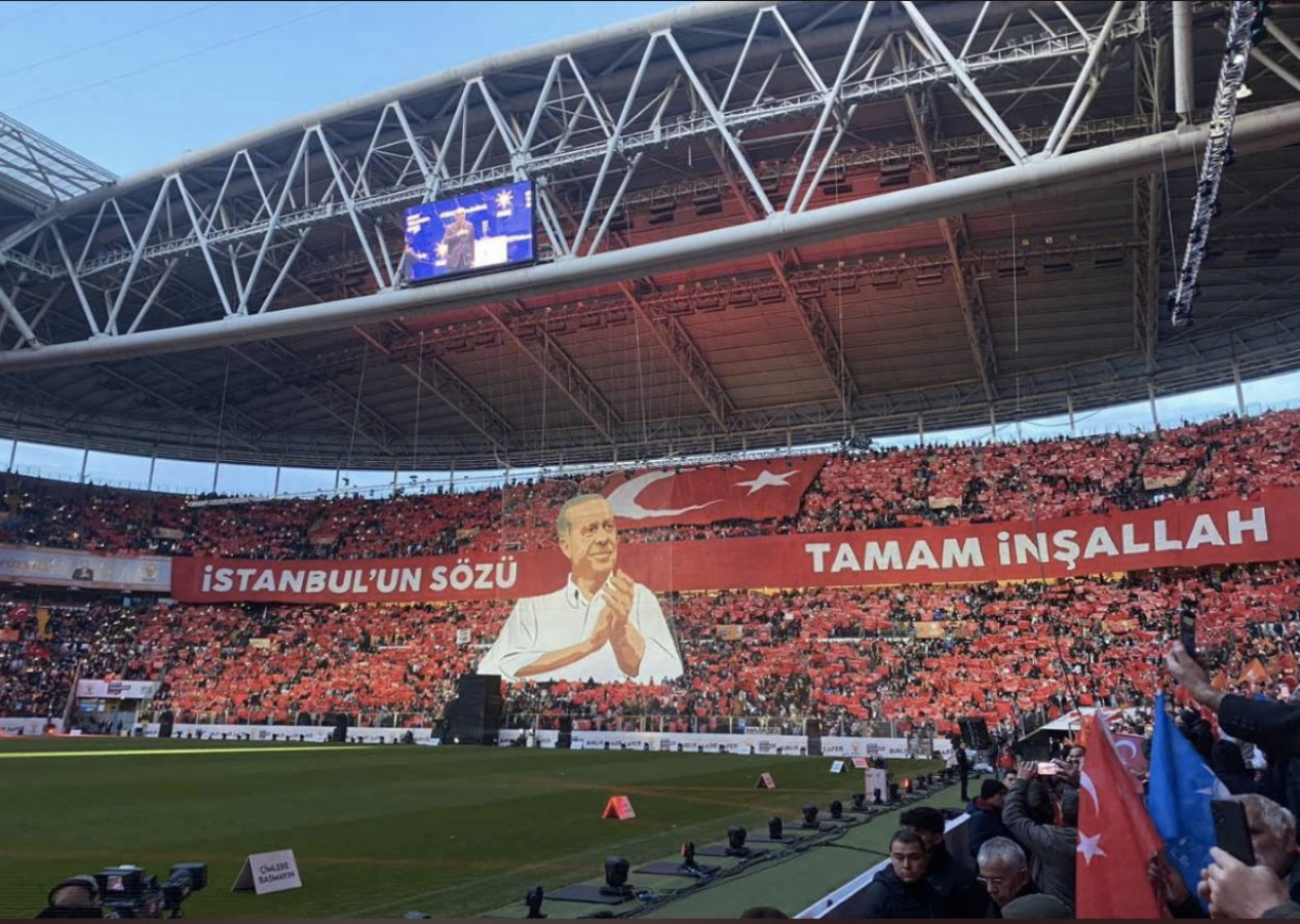 İstanbul mitinginde Cumhurbaşkanı Erdoğan'a anlamlı kareografi