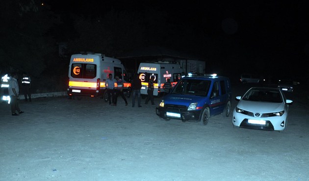 Dalgıçlar Kızılırmak'ta iki kuzeni arıyor...